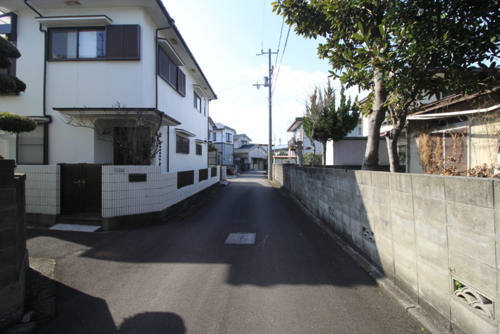 田窪-1580-南側道路