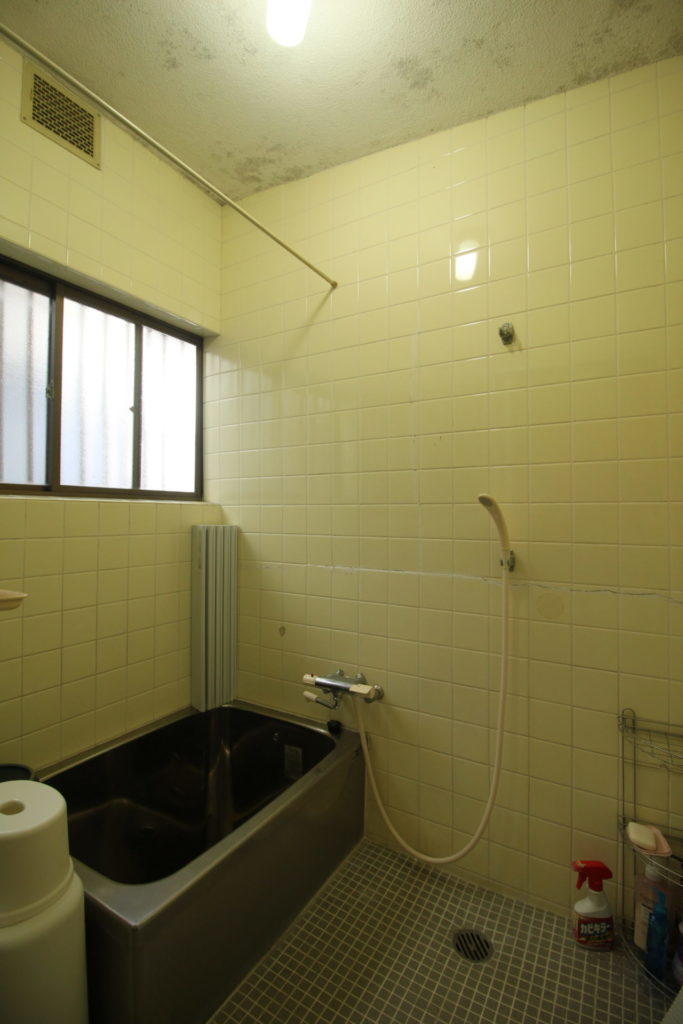 西垣生町-880-浴室