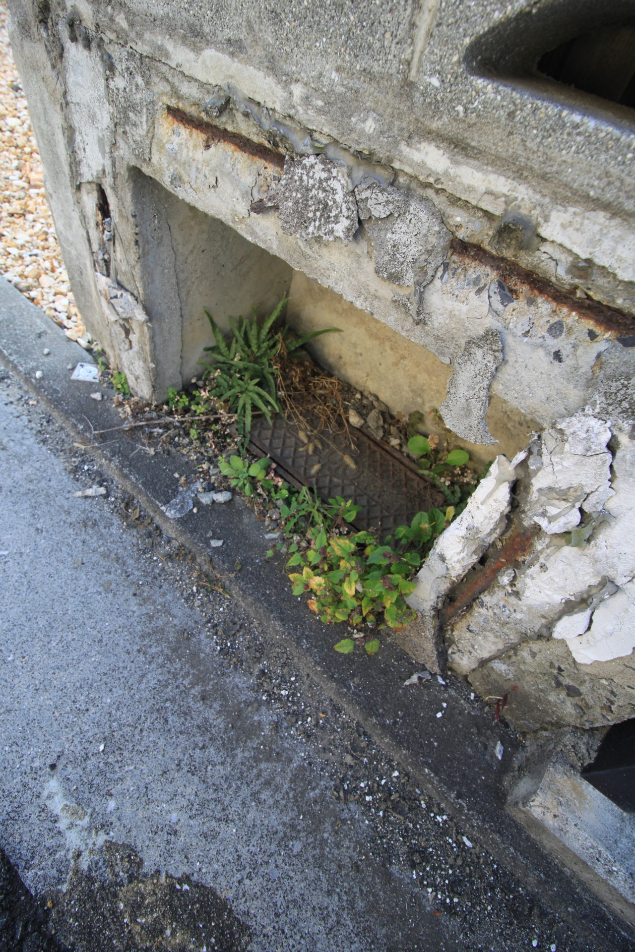 西垣生町 1380 水道ボックス