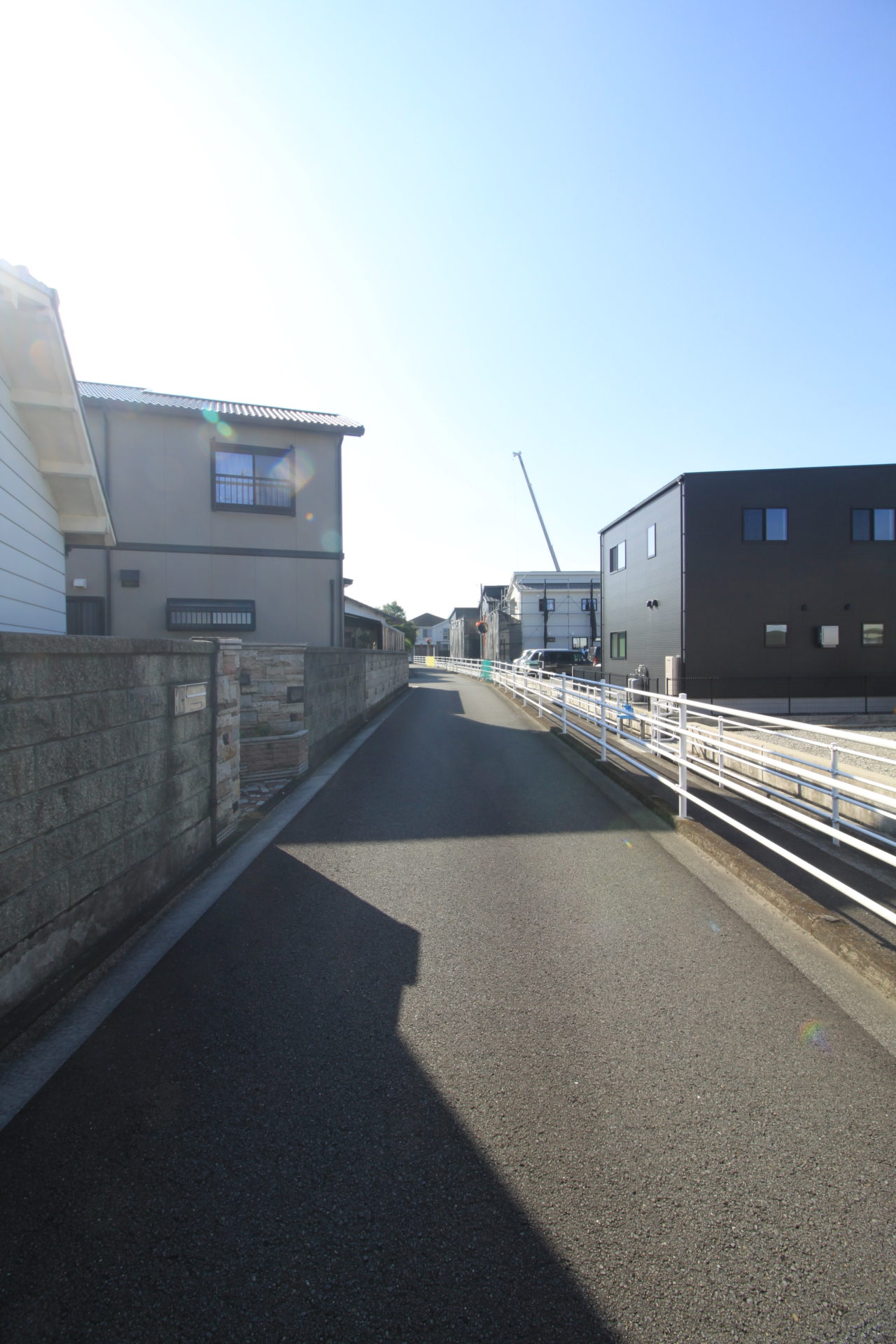 西垣生町 1380 西側道路