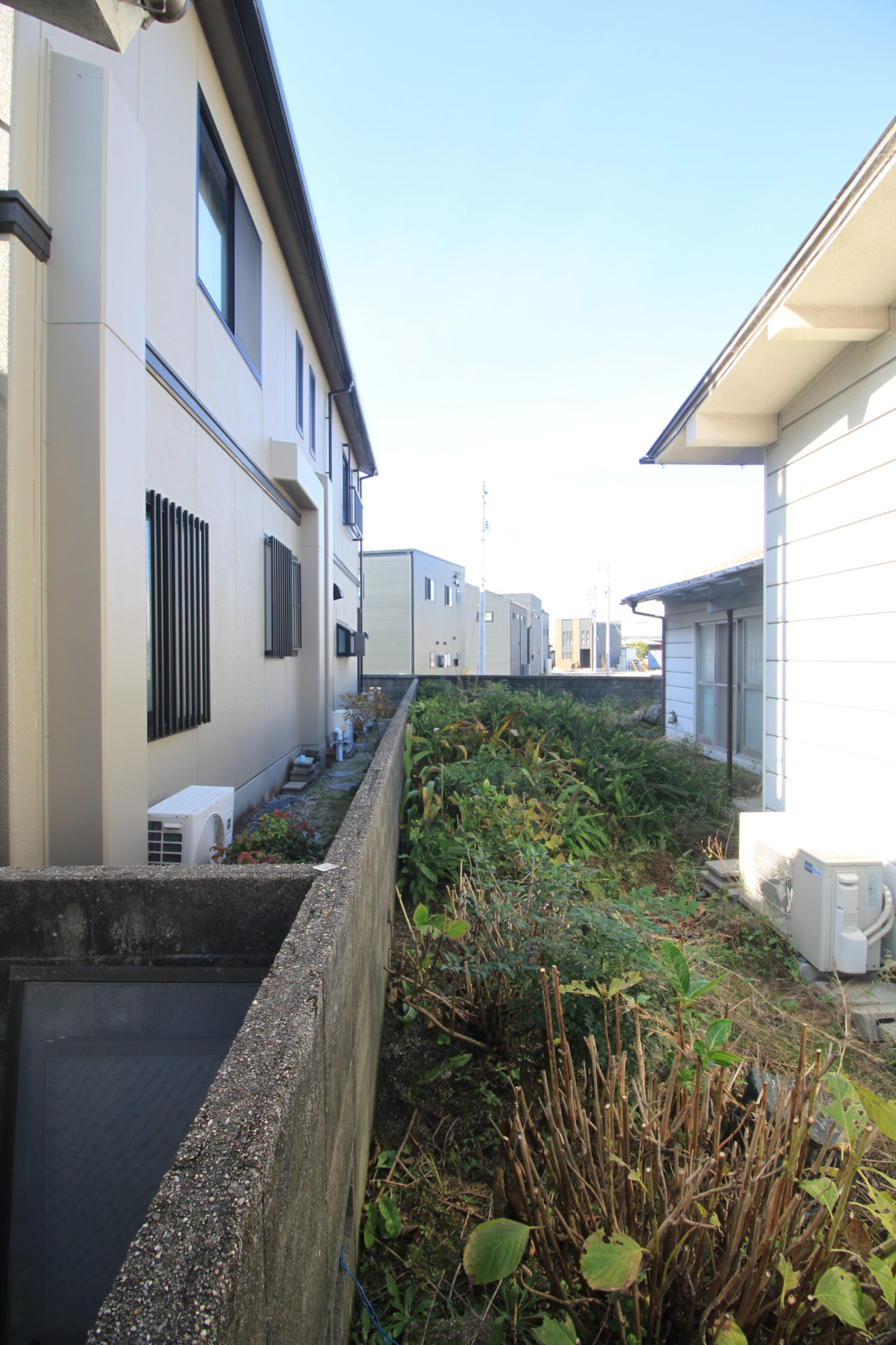 西垣生町 1380 南側境界