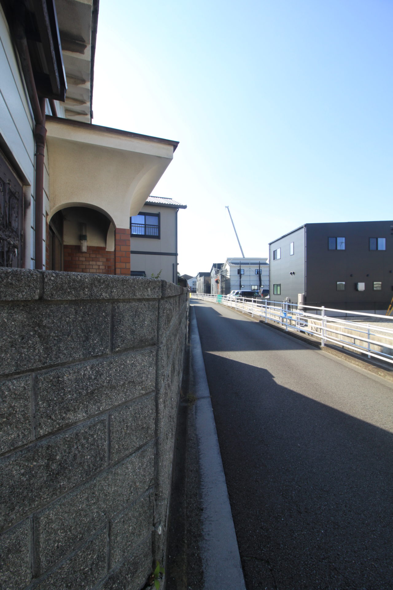 西垣生町 1380 西側境界